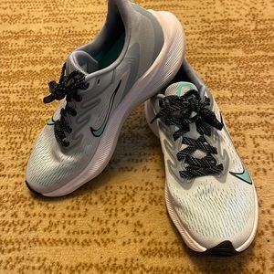 Nike Zoom Winflo Women’s size 7